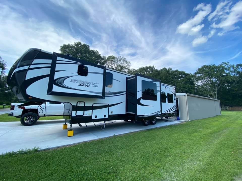 Fifth Wheel Trailer
